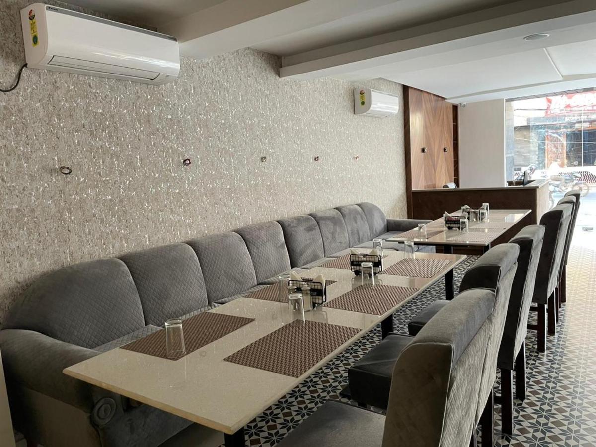 Hotel Santoor Varanasi Eksteriør billede