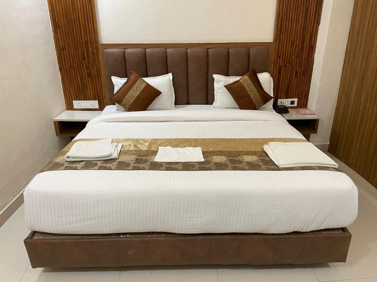 Hotel Santoor Varanasi Eksteriør billede