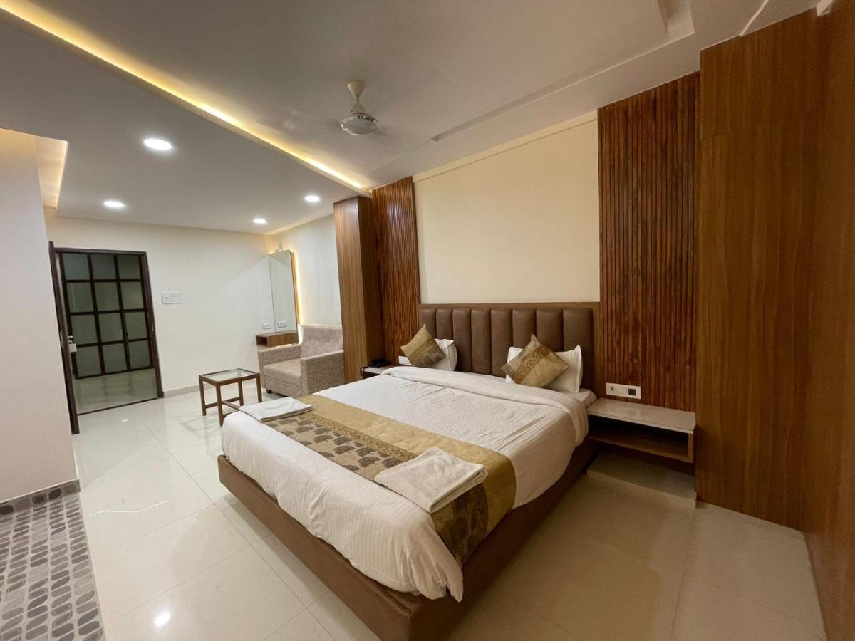 Hotel Santoor Varanasi Eksteriør billede