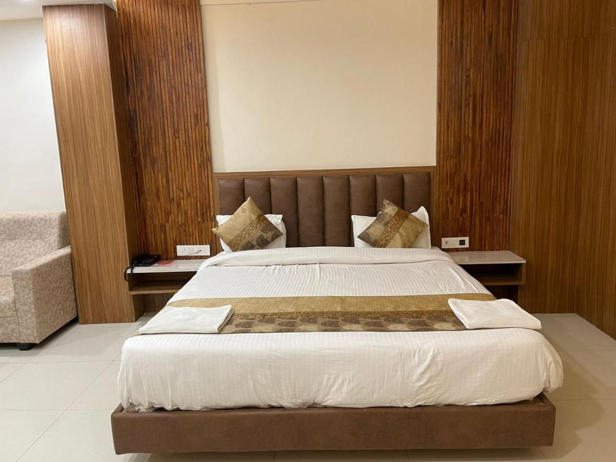 Hotel Santoor Varanasi Eksteriør billede