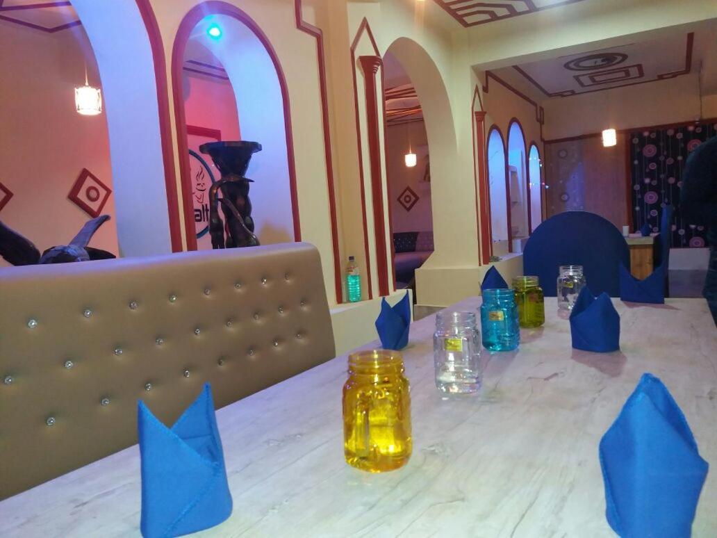 Hotel Santoor Varanasi Eksteriør billede