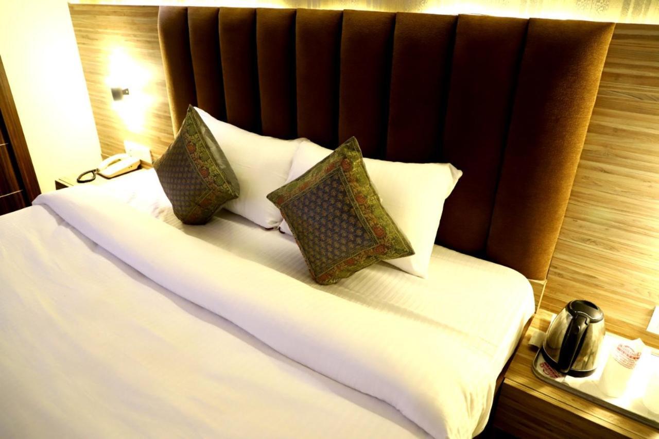 Hotel Santoor Varanasi Eksteriør billede