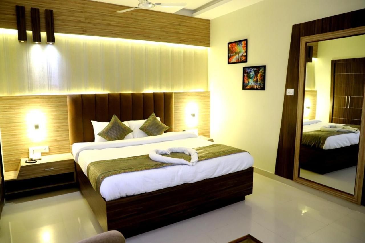Hotel Santoor Varanasi Eksteriør billede