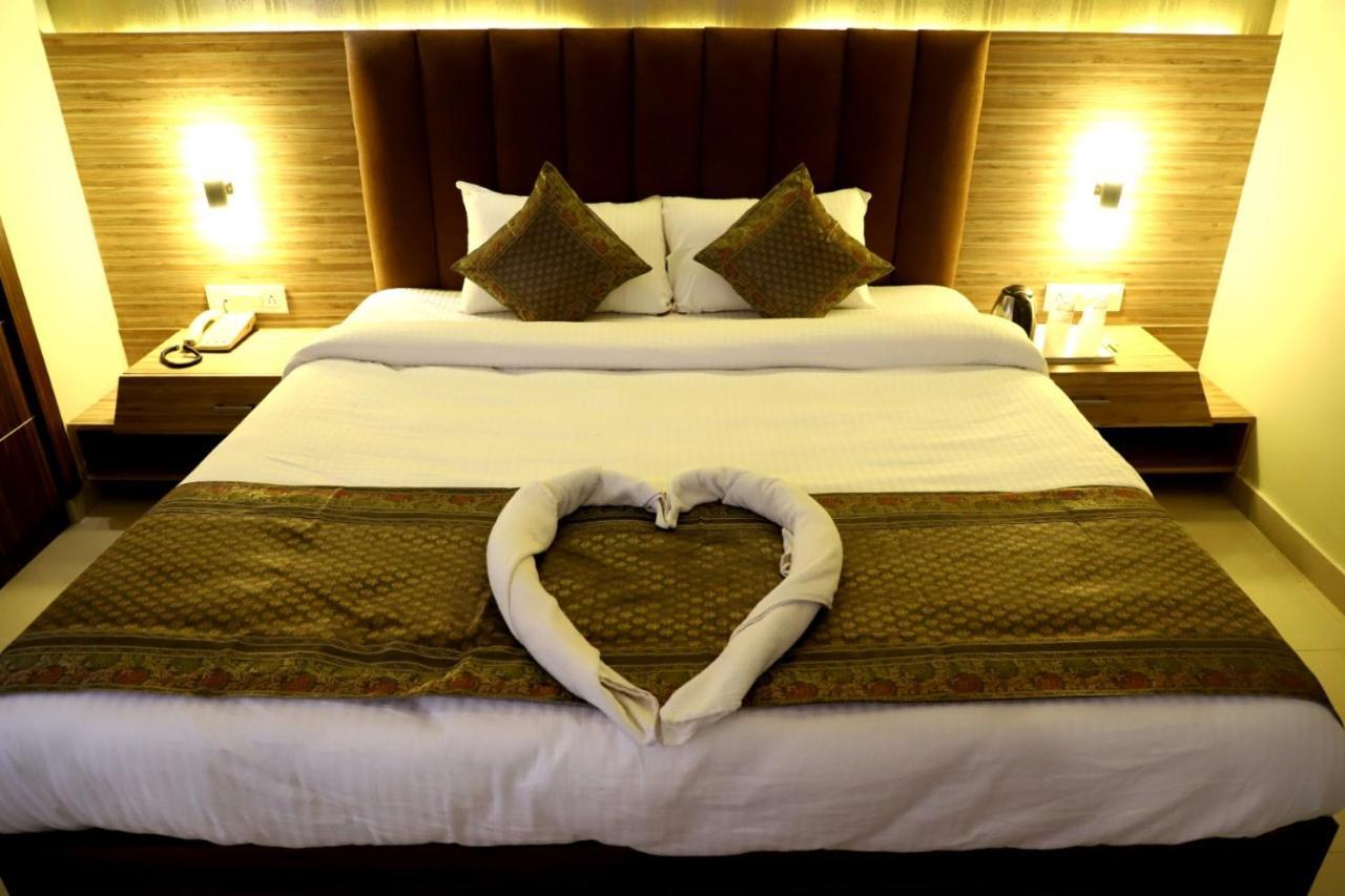 Hotel Santoor Varanasi Eksteriør billede